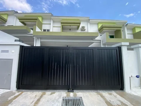 Fully aluminium SmartGate installed at a landed home, project photo 25