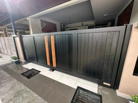 Fully aluminium SmartGate installed at a landed home, project photo 21