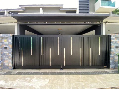 Fully aluminium SmartGate installed at a landed home, project photo 6