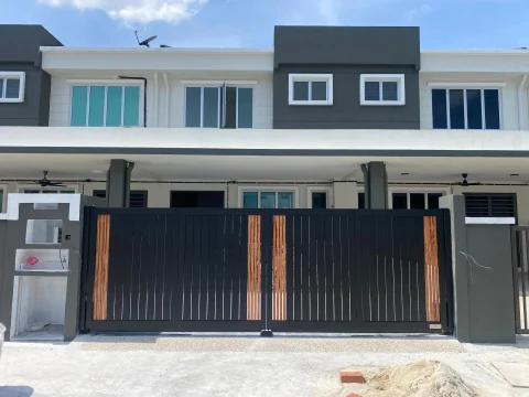 Fully aluminium SmartGate installed at a landed home, project photo 5